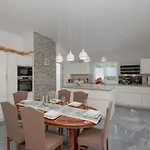 Miramel Mit Privaten Swimmingoool - Exklusiv