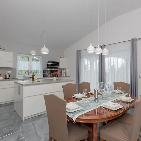 Ferienhaus Villa Miramel Mit Privaten Swimmingoool - Makarska Exklusiv