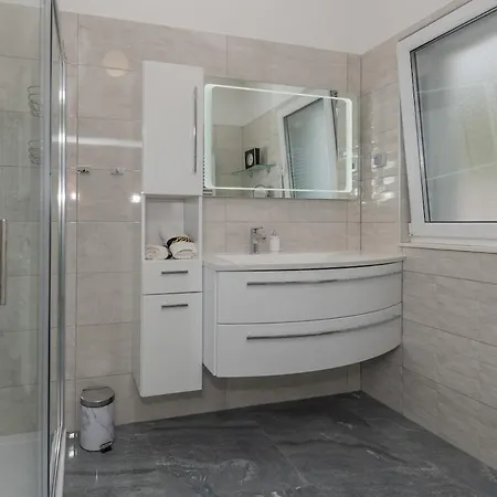 Villa Miramel Mit Privaten Swimmingoool - Makarska Exklusiv