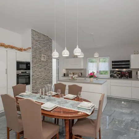 Villa Miramel Mit Privaten Swimmingoool - Makarska Exklusiv